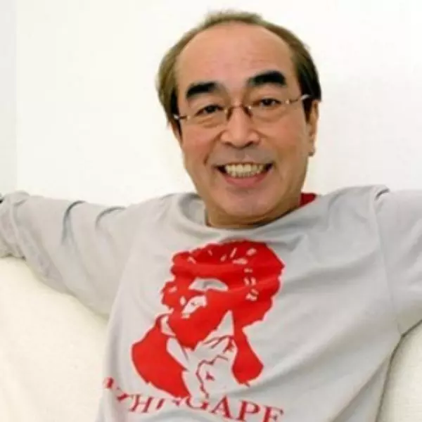 不只搞笑長存心中！志村健曾拍攝過 BAPE 型錄、腳踩 Supreme 聯名，網友：「他玩潮流時，我還在玩沙！」