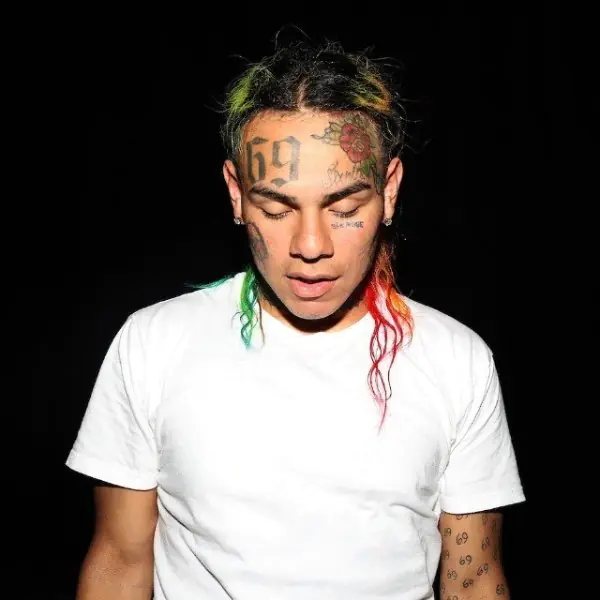 6ix9ine 出來了！因疫情擴散提早釋放，網友唱衰：沒多久又要進去了吧？