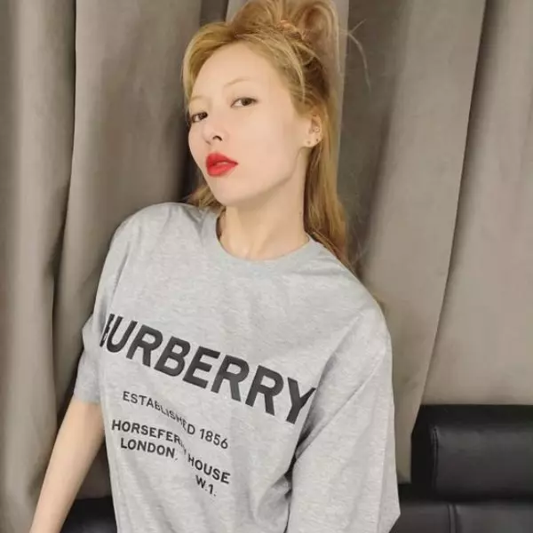 人家穿好可愛，妳穿就像去買菜？跟 Lisa、泫雅⋯等潮流女星學這 3 招「犯懶穿搭」讓妳多賴床三分鐘！