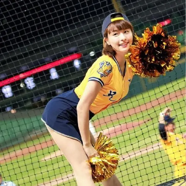 峮峮真的紅到日本了！傑尼斯人氣偶像自曝「手機紀錄」，坦言迷戀上台灣啦啦隊正妹！