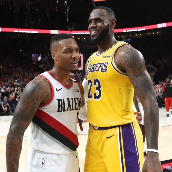 夭壽！詹皇與 Lillard 隔離期間大崩壞，直播秀「詭異造型」自嘲：我們是醜八怪二人組！