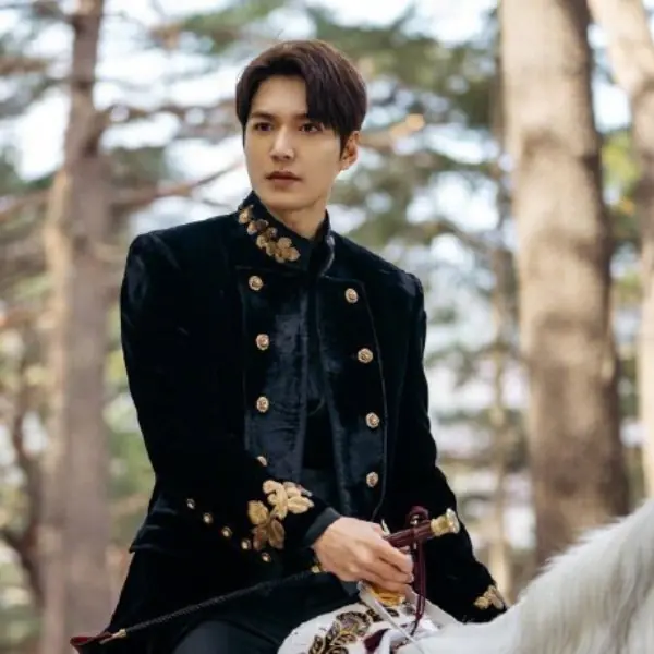 本週五開播！李敏鎬《The King：永遠的君主》首曝正式預告，大韓帝國皇帝養眼帥照這裡看～