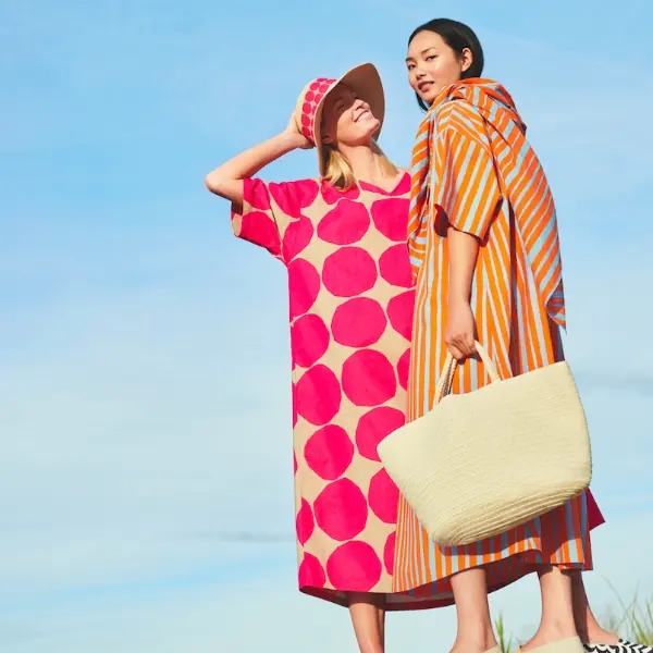 UNIQLO 最值得入手的系列來了！Marimekko 系列玩美迫降，同場加碼  JW ANDERSON、Anna Sui、UNIQLO U 三大設計師聯名系列，穿上去一秒變潮！