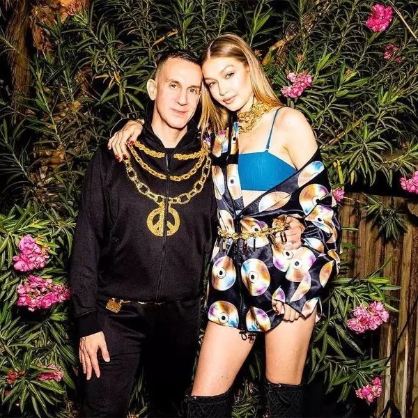 最敢玩的精品是它！蔡依林、Billie Eilish⋯女神們都超愛的 MOSCHINO，憑什麼一紅就是 37 年？