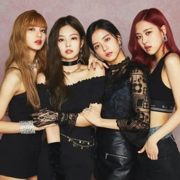 打破次元壁！Lady Gaga 宣布與 BLACKPINK 合作新歌〈Sour Candy〉，歌迷歡呼：太神了！