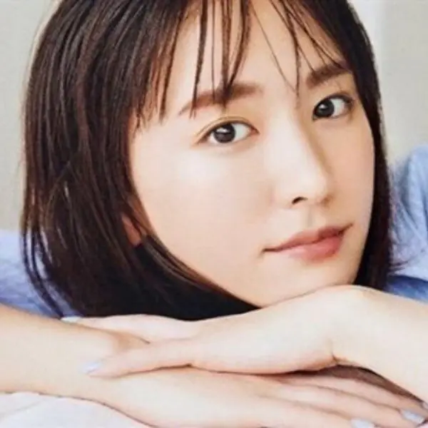 不要以為戴口罩，化妝就能隨便！跟周子瑜、Lisa⋯等 5 位「戴口罩依舊正」女星學會獨門電眼妝！